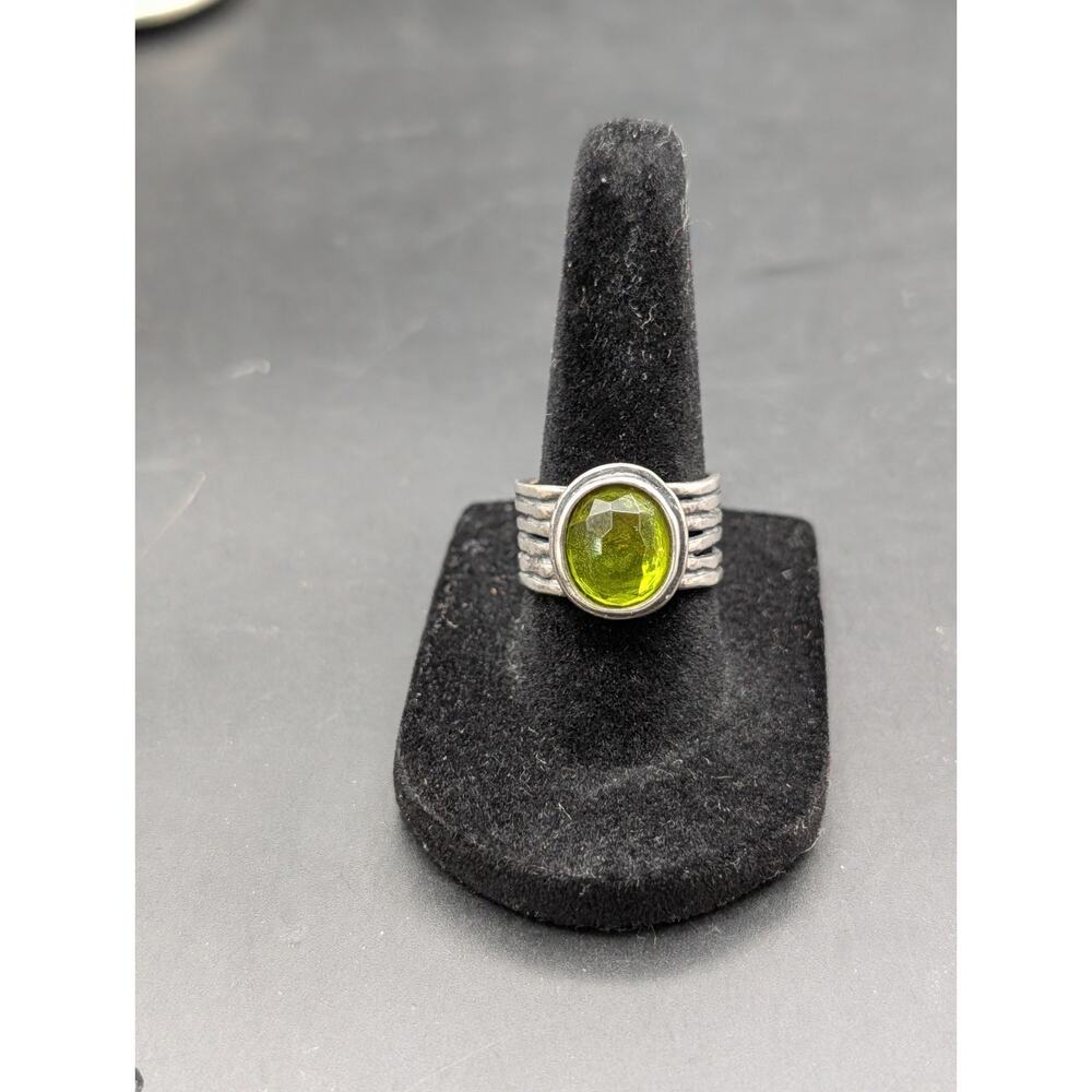 Silpada .925 Sterling Silver Peridot Ring Modernist Wide Ribbed Band Size 7.75